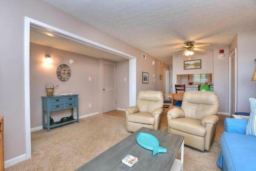 Oak Island Beach Villa 107- Stars & Seas