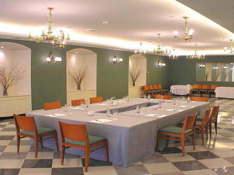 Hotel Oriente Atiram