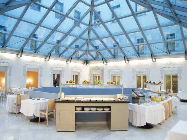 Hotel Oriente Atiram