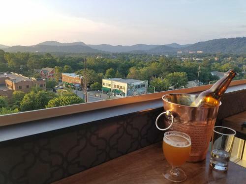 Apartamento Cozy Convenience, Private Home 5mins To Biltmore