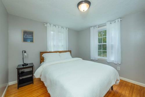 Skyview Hideaway W/ Hot Tub!
