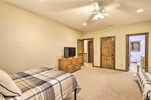 Spacious Elk Park Lodge With Hot Tub And Fire Pit