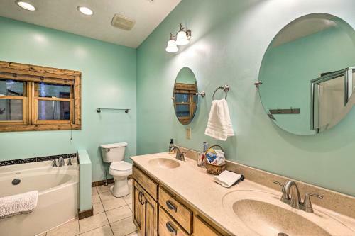 Spacious Elk Park Lodge With Hot Tub And Fire Pit