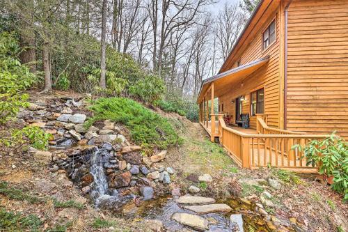 Spacious Elk Park Lodge With Hot Tub And Fire Pit