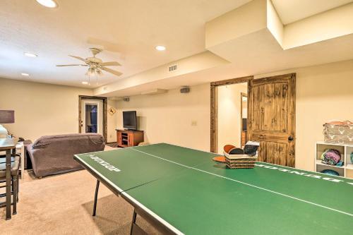 Spacious Elk Park Lodge With Hot Tub And Fire Pit