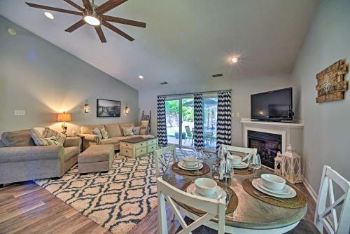 Henrico Hideaway With Lake Access And Boat Slip!