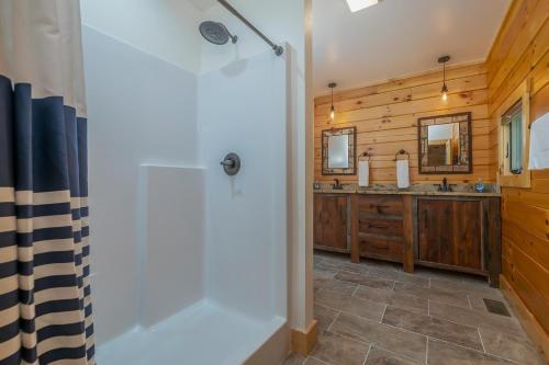 Clear Creek Hideaway