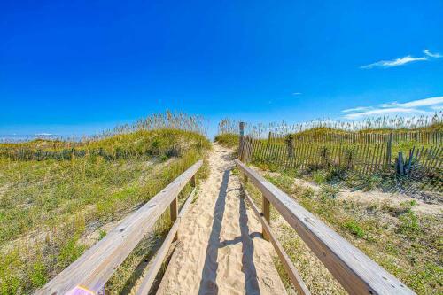 By The Sea Hatteras 380