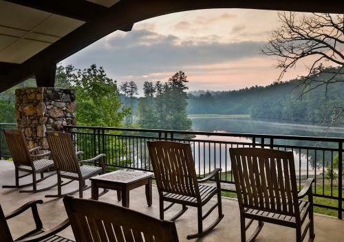 Hotel Kanuga Inn & Lodging