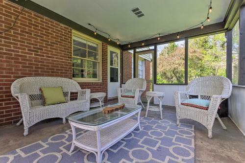 Dog-friendly Home With Yard 1 Mi To Downtown!