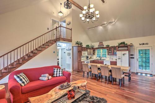 Beautiful Hendersonville Cabin With Mtn Views!