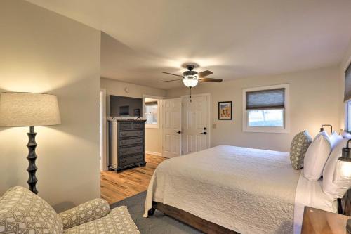 Cozy Hendersonville Home With Deck And Fire Pit!