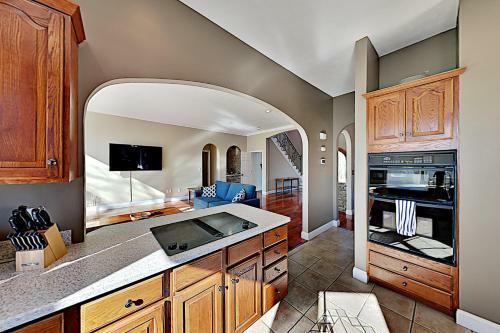 Jeter Mountain Manor