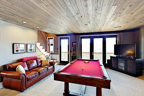 Misty Mountain Hideaway