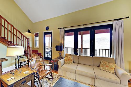 Misty Mountain Hideaway