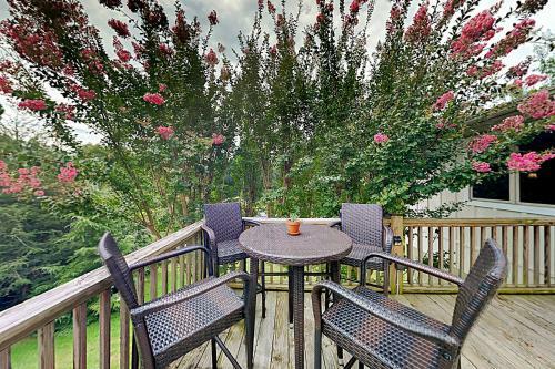 Serenity Mountain Oasis