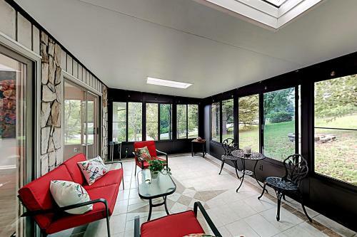 Serenity Mountain Oasis