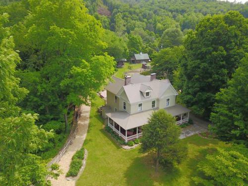 Spring Creek Farmhouse