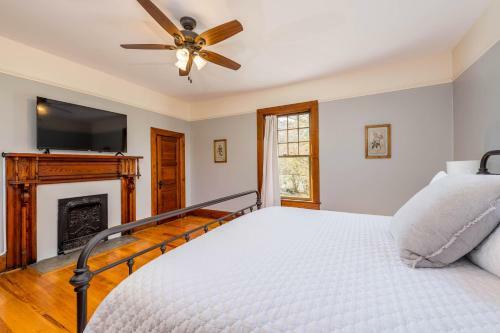 Spring Creek Farmhouse