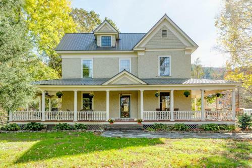 Spring Creek Farmhouse