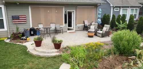 Spacious Contemporary Cottage Home (queen Bdrm)