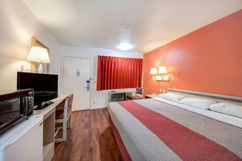 Motel 6 Greenville