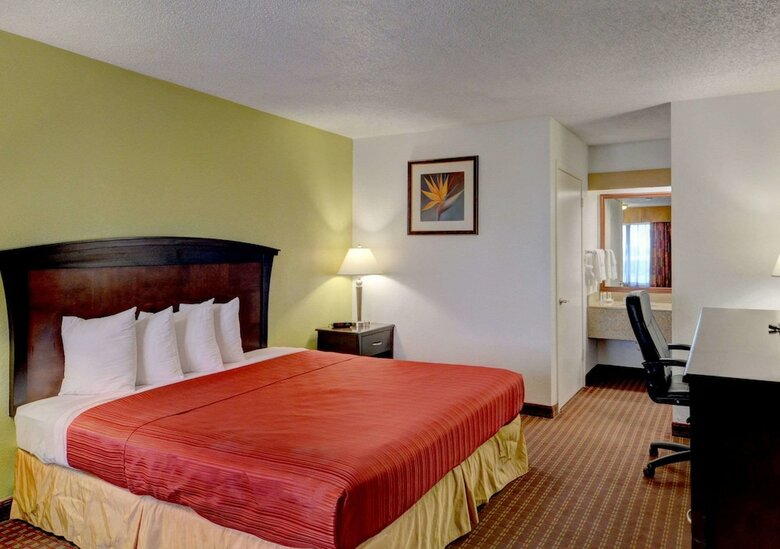 Hotel Quality Inn & Suites