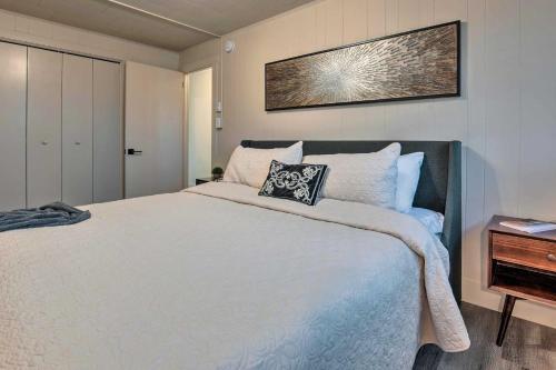 Creekside Chalet With Deck Less Than 7 Miles To Ski!