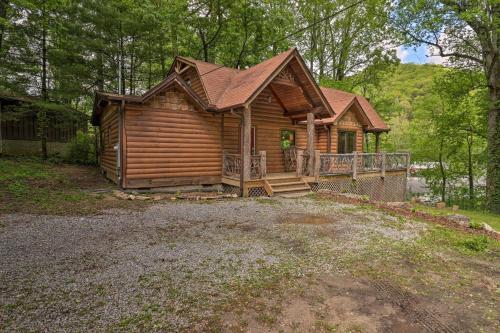 Updated Cabin Less Than 10 Miles To Skiing And Hiking!