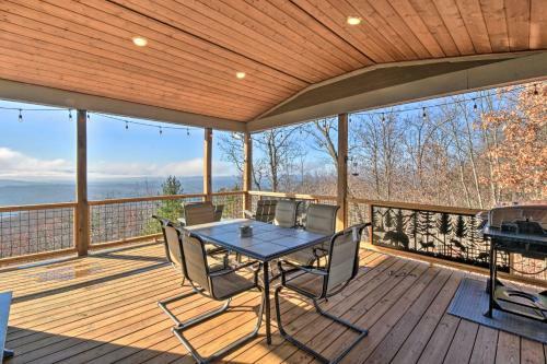 Private Luxury Cabin With Long Range Mtn Views!