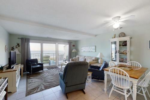 Bogue Shore Club 208