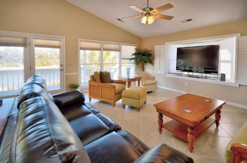 108 W Yacht Drive