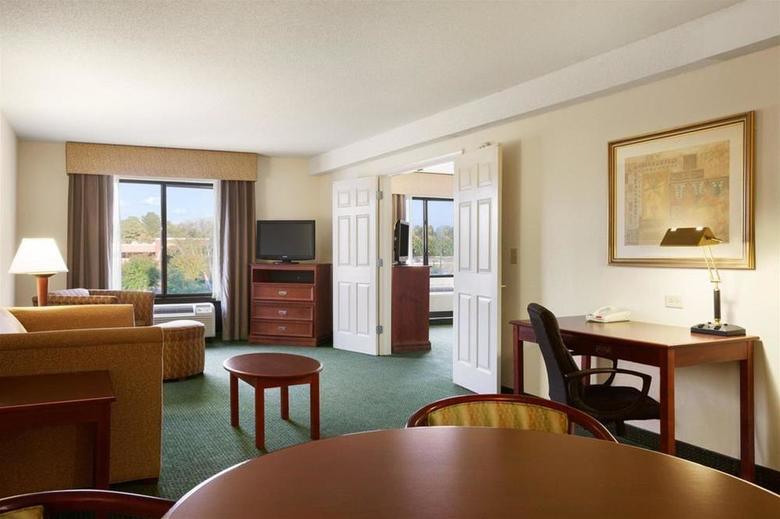 Hotel Wingate By Wyndham Chesapeake