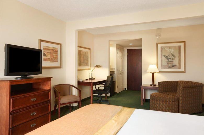 Hotel Wingate By Wyndham Chesapeake