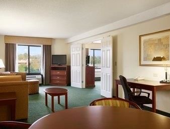 Hotel Wingate By Wyndham Chesapeake