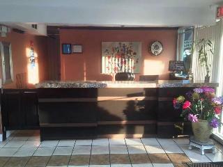 Hotel Rodeway Inn At Fort Lee