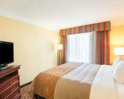 Hotel Comfort Inn & Suites West