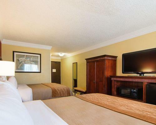 Hotel Comfort Inn & Suites West