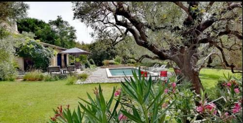 Hostal L'esquiro�