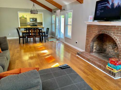 Cozy Lake Retreat In Carolina Trace