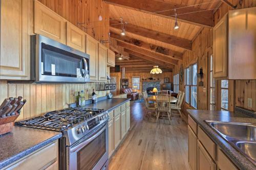 Family-friendly Sparta Cabin With Mtn Views!