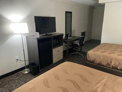 Hotel Quality Inn & Suites