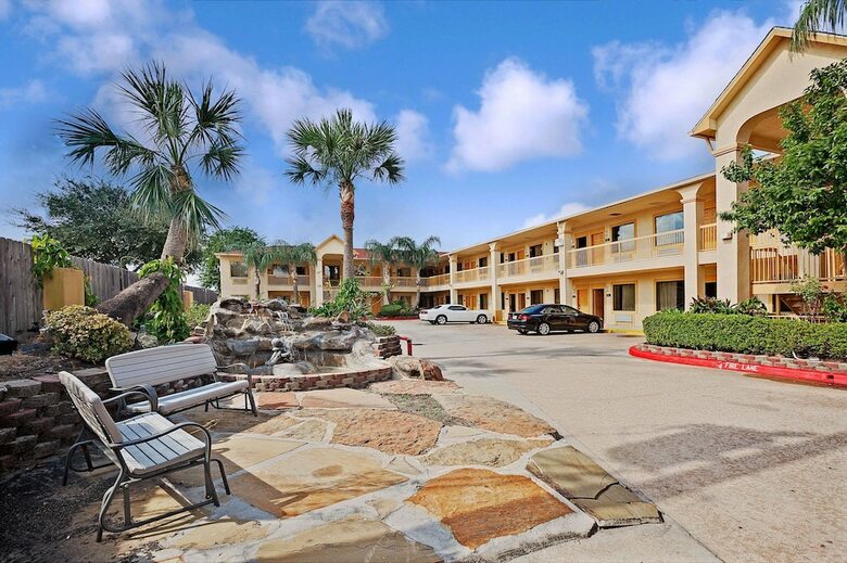 Motel Super 8 Houston Hobby Airport South