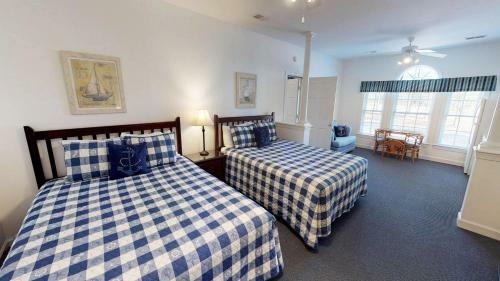 Champions By Coastline Resorts
