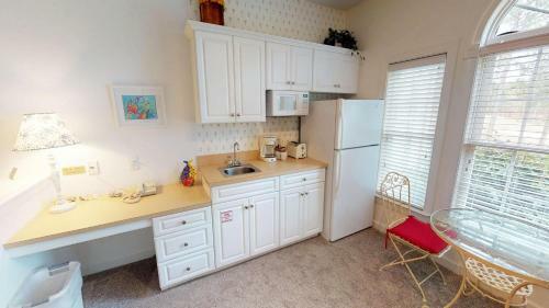 Champions By Coastline Resorts