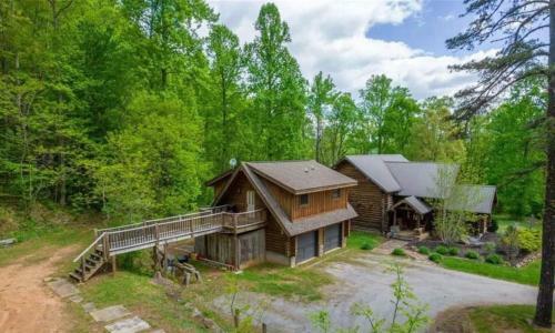 Luxury Log 7bed/6.5bath Cabin: Theater, Game Room, 7 Acres!