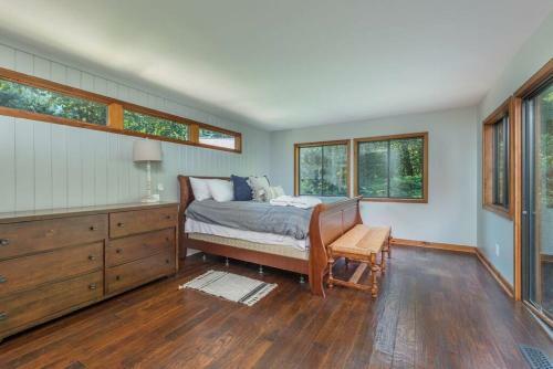 Waterfall Escape- Large Families & Guest House