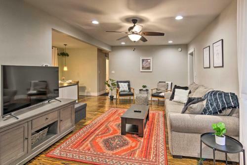 Modern Weaverville Home With Outdoor Fire Pit!