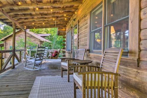 Waynesville Cabin With Hot Tub And Mountain Views