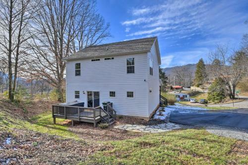 Walk To Downtown! Newly Built Home With Hot Tub